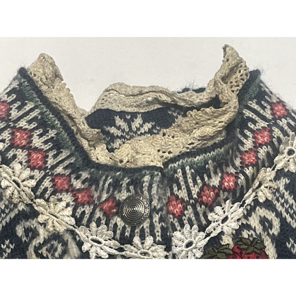 Rare Vintage Dale of Norway Embroidered Wool Cardigan | Cottagecore | Size S - Picture 8 of 11